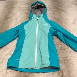 The North Face Girls 10-12 Rain Jacket and Fleece combo